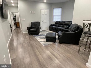 250 W Bridge St in Morrisville, PA - Building Photo - Building Photo