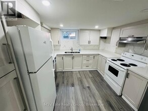 24 Manor Rd in St Catharines, ON - Building Photo - Building Photo