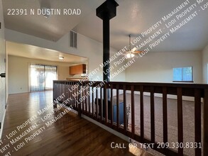 22391 Dustin Rd in Acampo, CA - Building Photo - Building Photo