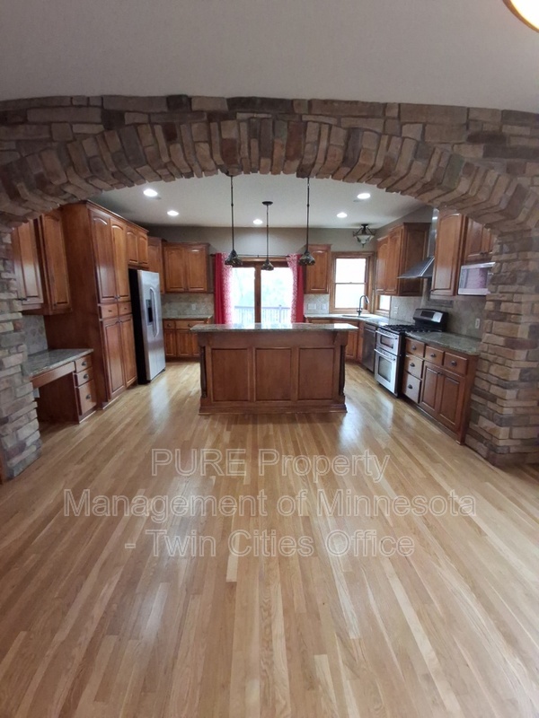 property at 904 Ridgecrest Dr