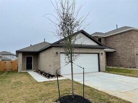 827 Redinger Ridge Dr in Huffman, TX - Building Photo