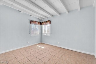 710 N 10th St in Las Vegas, NV - Building Photo - Building Photo