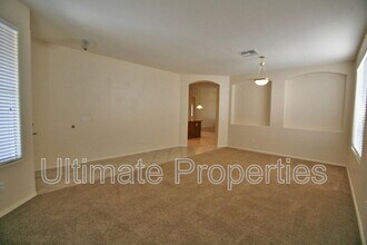 14443 W Hearn Rd in Surprise, AZ - Building Photo - Building Photo