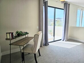 8536 Aspect Dr, Unit 1 in San Diego, CA - Foto de edificio - Building Photo