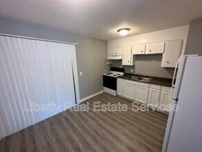 910 Berkshire Terrace in Hinesville, GA - Building Photo - Building Photo