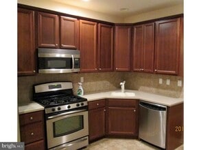63 Haddon Ct in Pennington, NJ - Building Photo - Building Photo