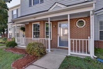 403 Wrought Iron Bend in Yorktown, VA - Building Photo - Building Photo
