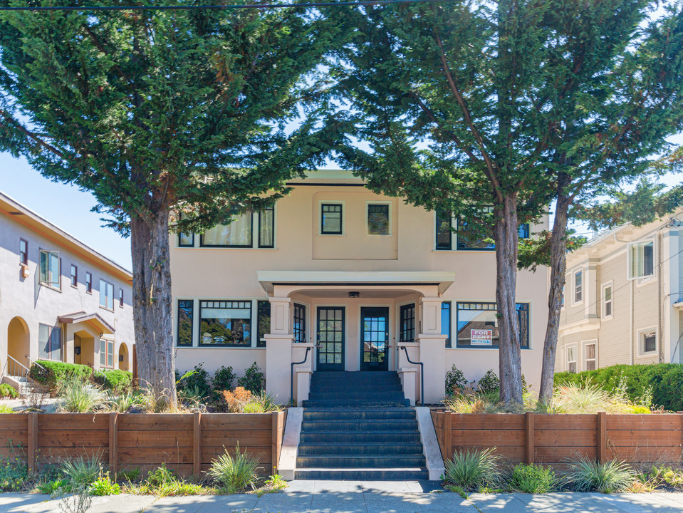 2631 Regent Street in Berkeley, CA - Building Photo