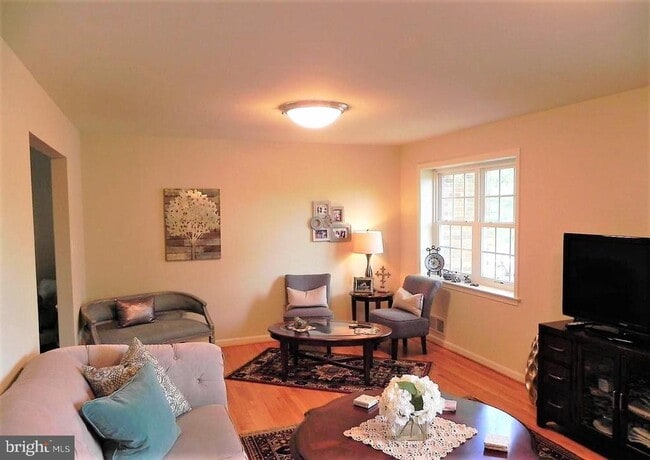 property at 2305 McGregor Ct