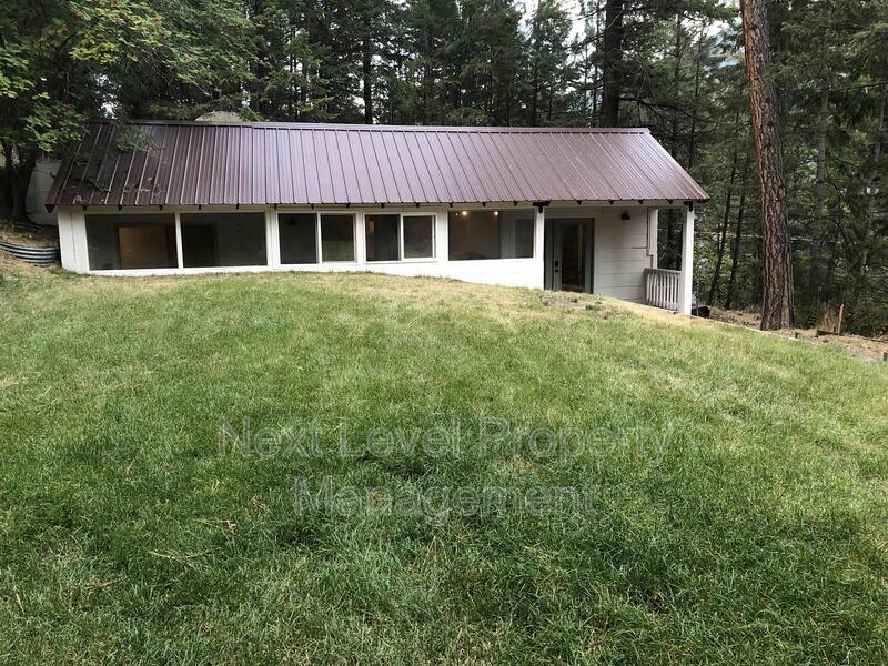 216 Lake Blaine Dr in Kalispell, MT - Building Photo