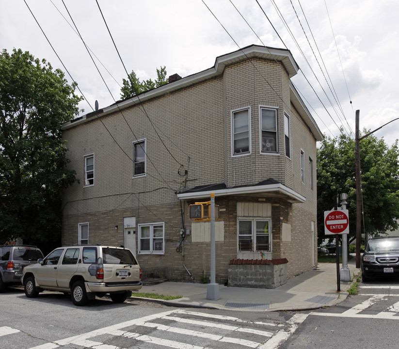 271 Nicholas Ave in Staten Island, NY - Building Photo