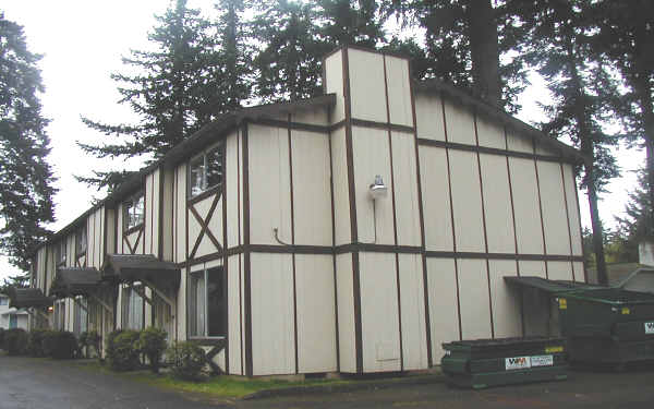 Jacquie Ann Apartments in Portland, OR - Building Photo