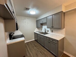 257 Brettwood Dr in Woodway, TX - Building Photo - Building Photo