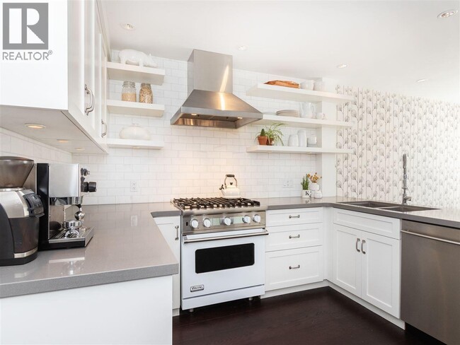 1338 Arbutus St in Vancouver, BC - Building Photo - Building Photo