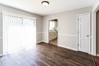 308 Rebecca Ct in Stockbridge, GA - Foto de edificio - Building Photo