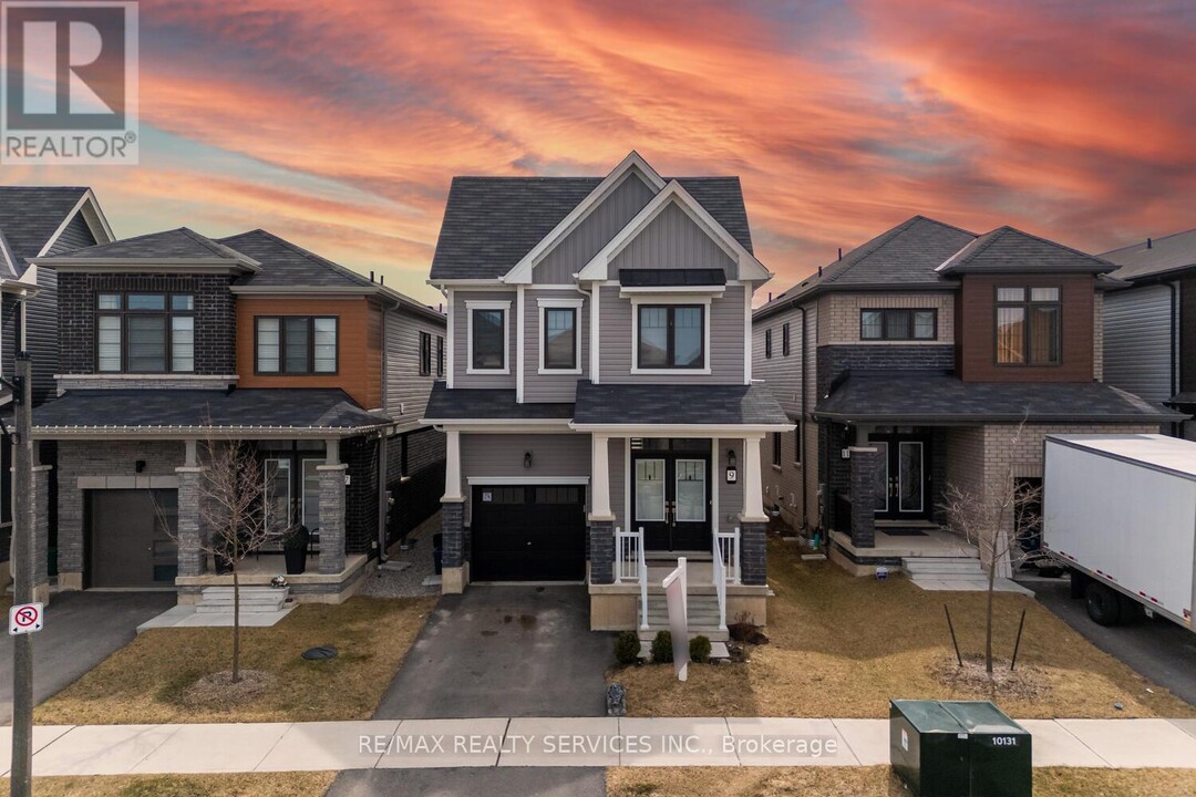 9 Gunn Ave in Brantford, ON - Building Photo
