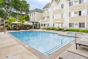 Piccadilly Square in Fullerton, CA - Building Photo