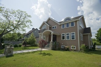 274 Ocean Ave in Marblehead, MA - Foto de edificio - Building Photo