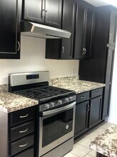 1033 Pearl St, Unit B in Santa Monica, CA - Building Photo - Building Photo