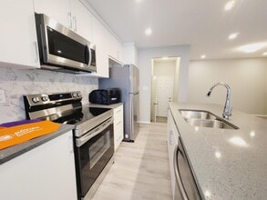 990 Stillwater Blvd NW in Edmonton, AB - Building Photo - Building Photo