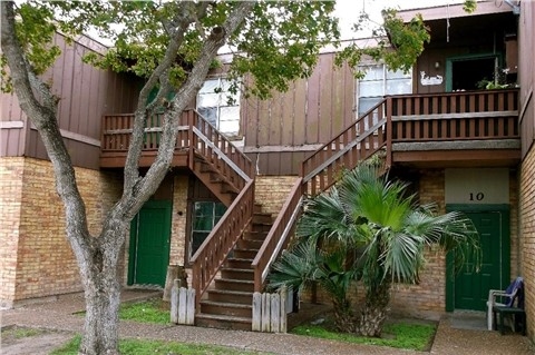 Park Terrace Apartments in Harlingen, TX - Building Photo