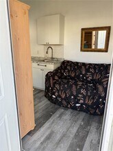 2113 E Lumsden Rd in Valrico, FL - Building Photo - Building Photo