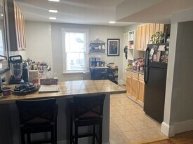 91 Bristol Rd, Unit 2 in Somerville, MA - Building Photo