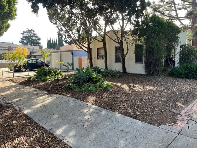 4241 Lincoln Ave, Unit C