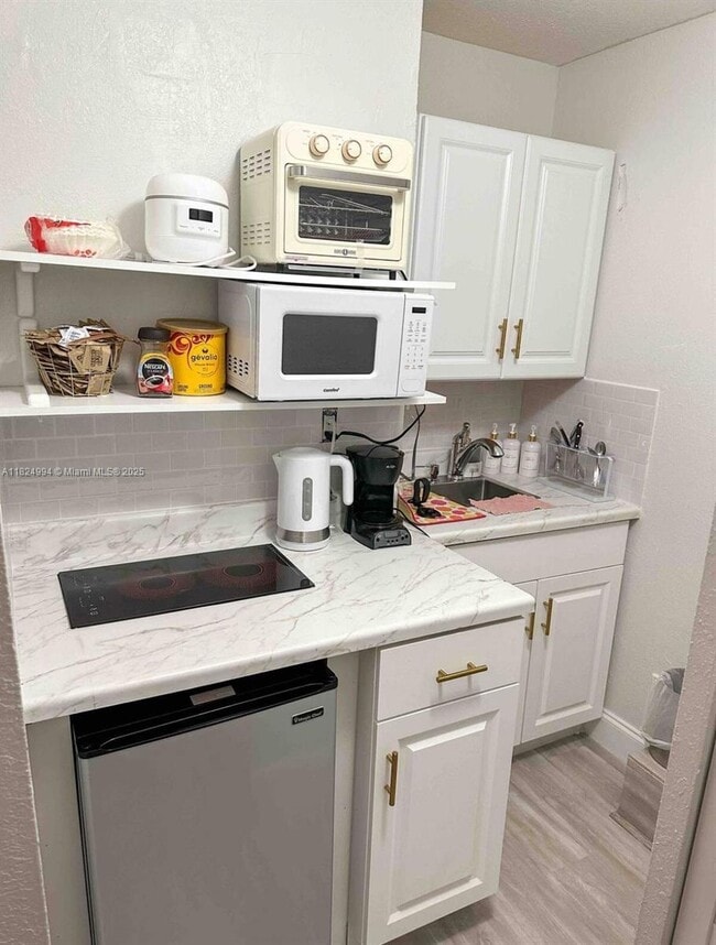 950 NE 127th St in North Miami, FL - Building Photo - Building Photo