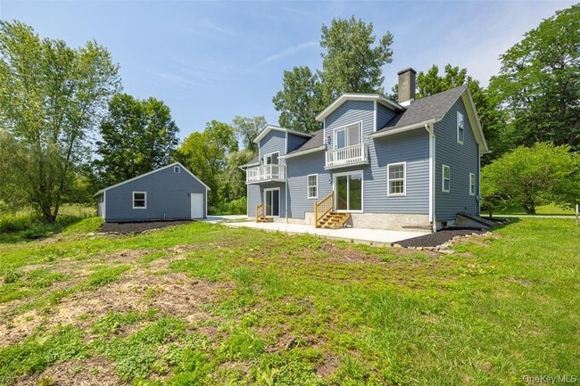 property at 12 State Line Rd