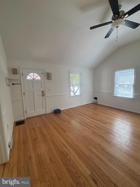 1240 Kensington Rd in McLean, VA - Foto de edificio - Building Photo
