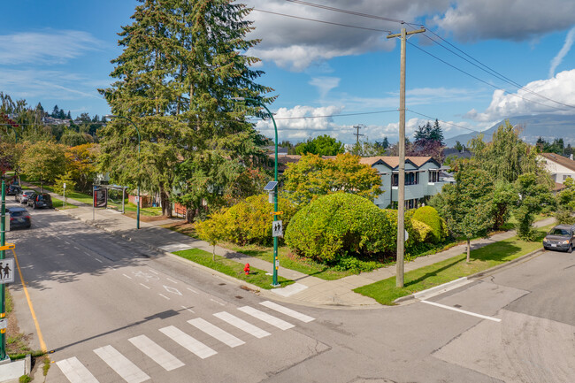 King Edward Court King Edward Court in Vancouver, BC - Building Photo - Building Photo