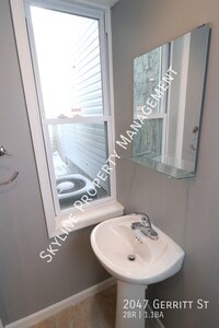 2047 Gerritt St photo'
