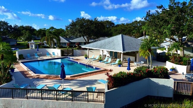 property at 913 Club Dr