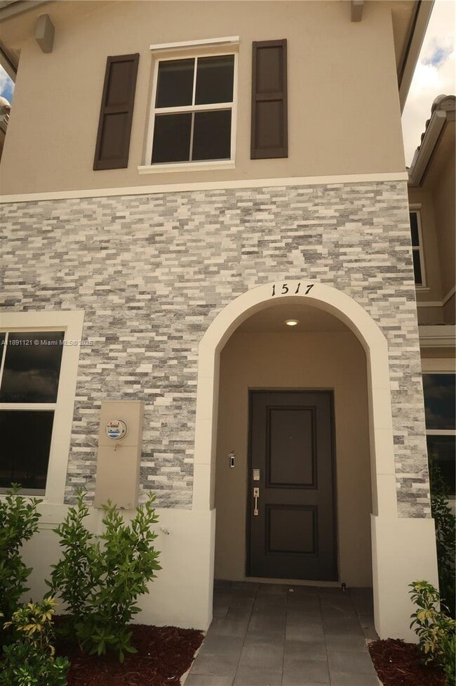 1517 SE 27th Rd in Homestead, FL - Building Photo - Building Photo
