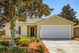 8628 Springtree Road in Jacksonville, FL - Building Photo