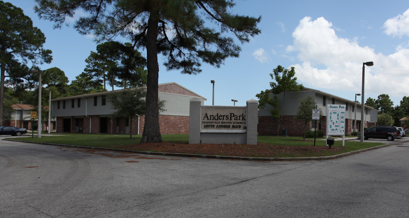 Anders Park in Jacksonville, FL - Building Photo