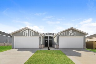 6603 NW Kathleen St in Bentonville, AR - Building Photo