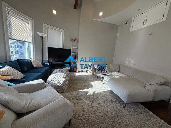 92 Calumet St, Unit 3 in Boston, MA - Building Photo - Building Photo