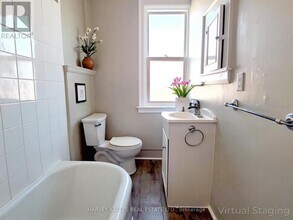 1 Brookdale Ave in Toronto, ON - Building Photo - Building Photo