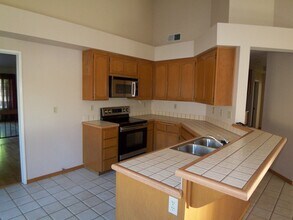 14742 Shadowbrook Ct in Poway, CA - Building Photo - Building Photo