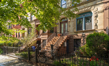 167 Bainbridge Street in Brooklyn, NY - Foto de edificio - Building Photo