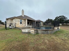 124 Sunrise Cir in Liberty Hill, TX - Building Photo - Building Photo