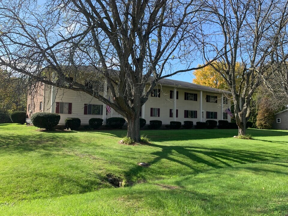 29245 HUFFORD RD in Perrysburg, OH - Building Photo