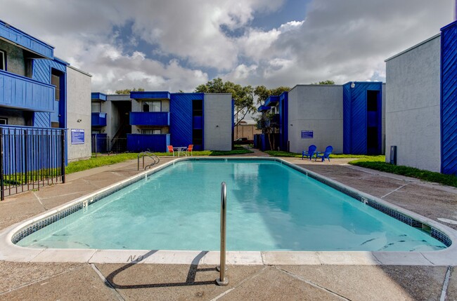 Canopy Apartments in Kingsville, TX - Foto de edificio - Building Photo