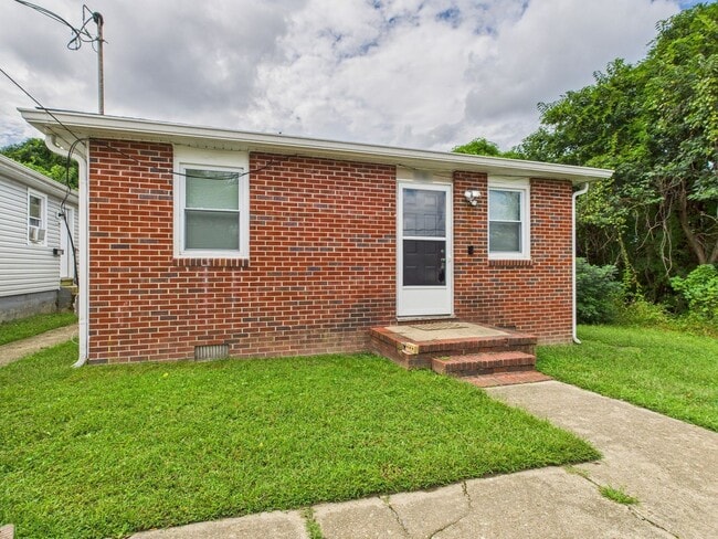 838 S Jones St in Petersburg, VA - Building Photo - Building Photo