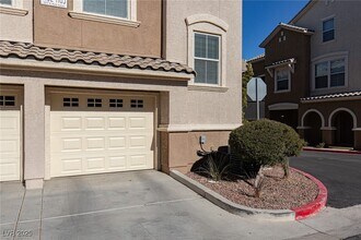 8777 W Maule Ave in Las Vegas, NV - Building Photo - Building Photo