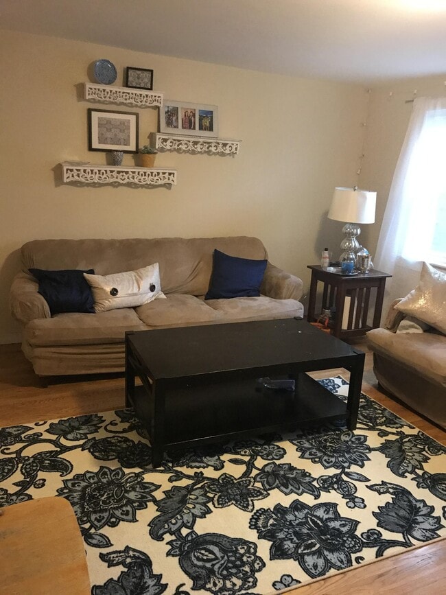 266 Gold St, Unit 3 in Boston, MA - Foto de edificio - Building Photo