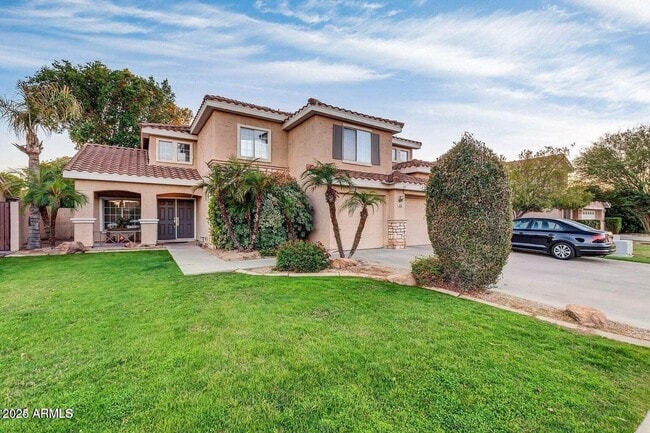 property at 913 W Juanita Ave