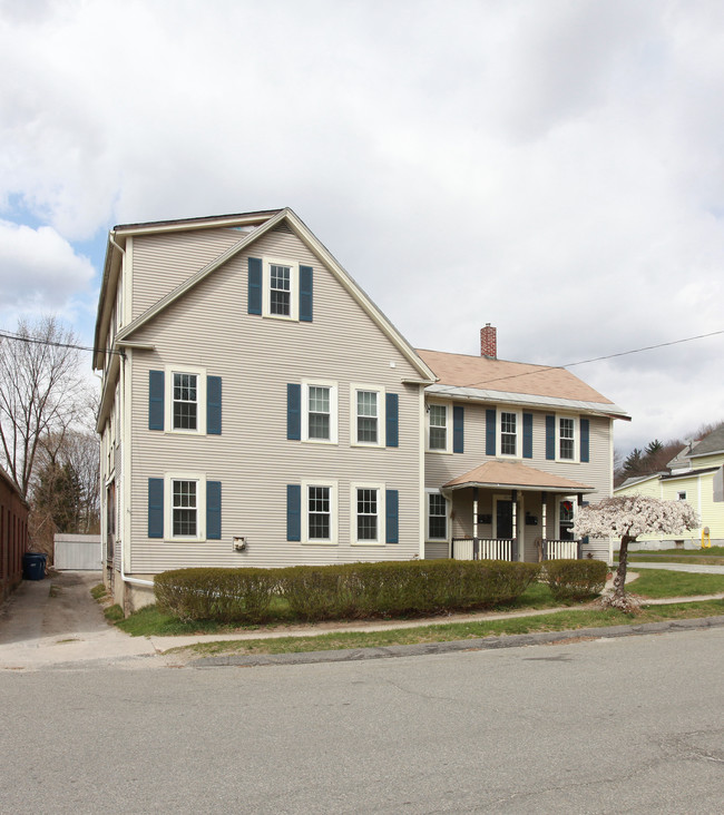 14 E Hoosac St in Adams, MA - Building Photo - Building Photo